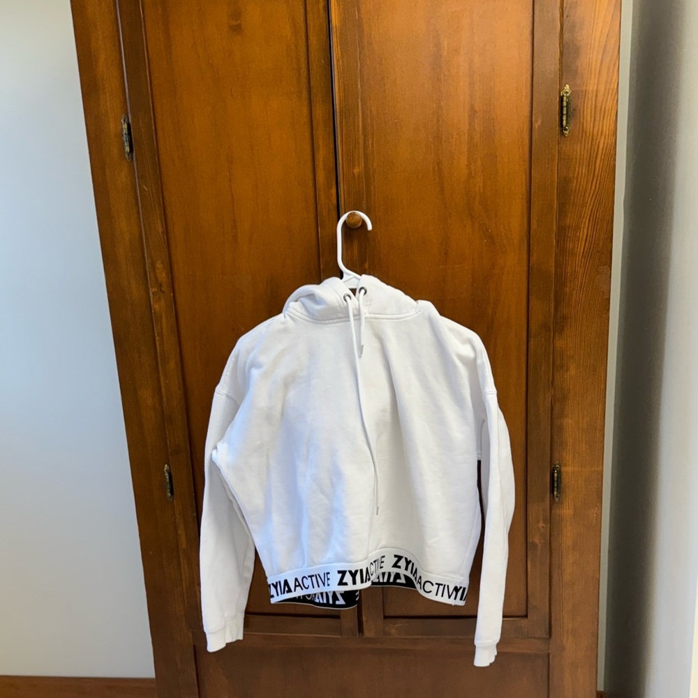 ZYIA Active white crop hoodie large 20 in pit L 18-19 logo waist